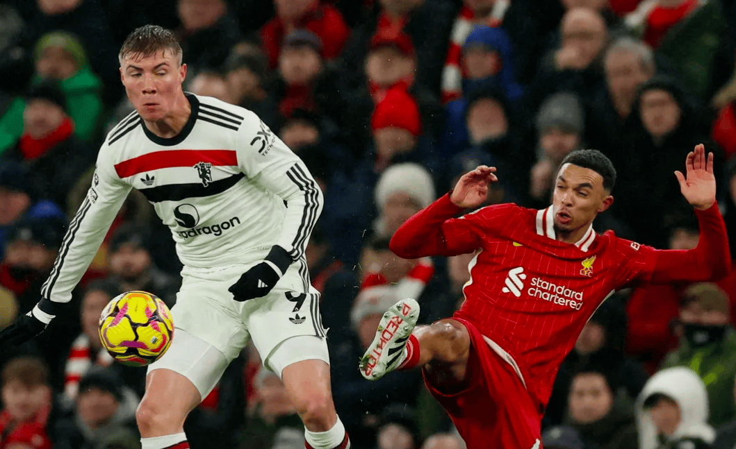 包含顶级前锋续约谈判胶着，欧洲四强球队竞逐的词条