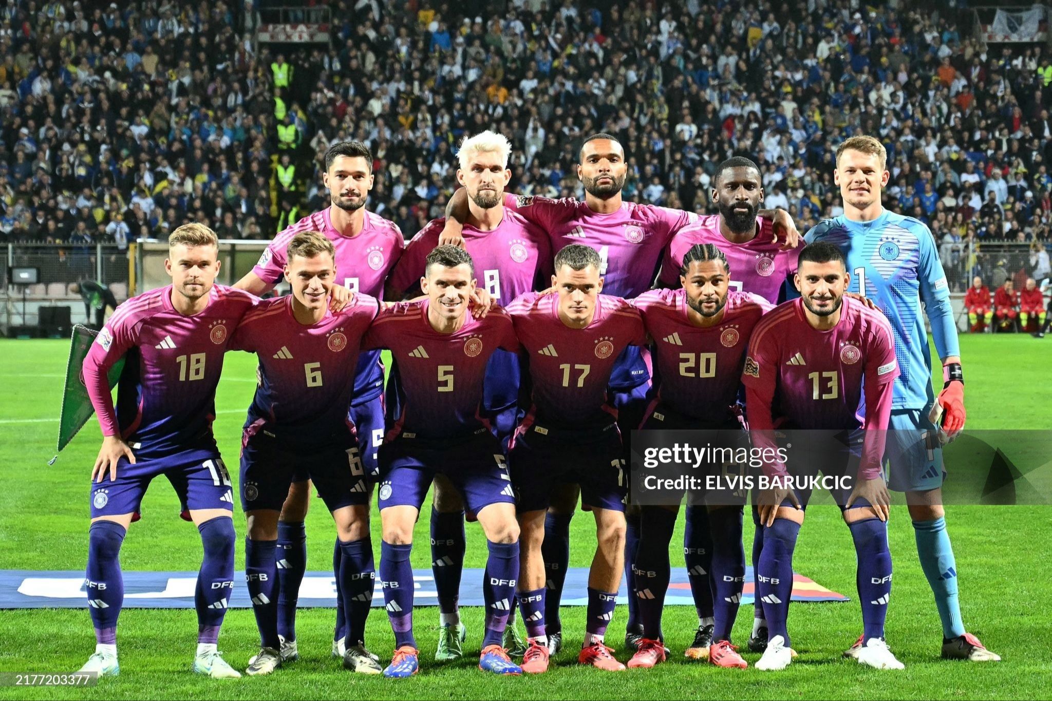 包含战火连天：欧洲国家杯赛绝对精彩的词条